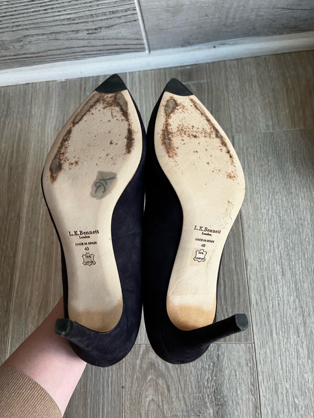 LK Bennett Women’s Dark Blue Suede Pointed-Toe Pumps 3 1/2” Heel Size 40 (US 10) - Picture 8 of 9